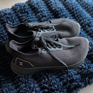 Flux Running Shoe 🖤